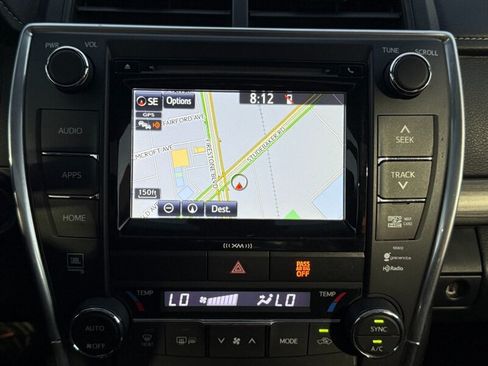 Used 2016 Toyota Camry XLE w/ Moonroof Package FWD image 36