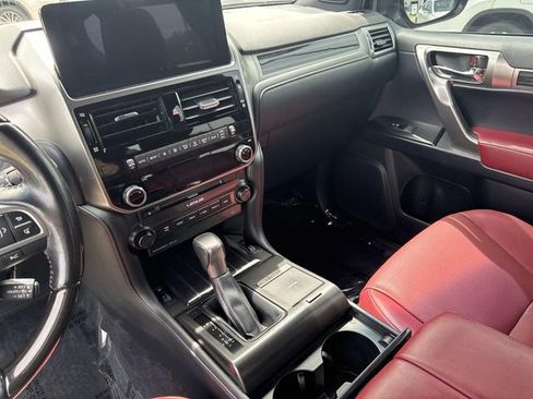 Used 2022 Lexus GX 460 Premium w/ Premium Package AWD/4WD image 25