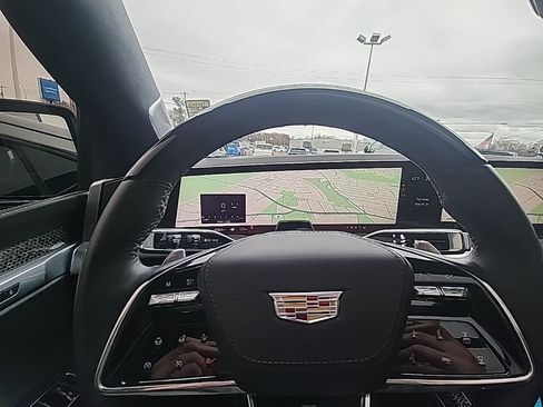 Used 2025 Cadillac Escalade V AWD/4WD image 27