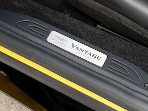 Used 2023 Aston Martin V8 Vantage Coupe image 15
