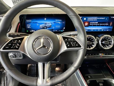 Used 2026 Mercedes-Benz GLB 250 image 11