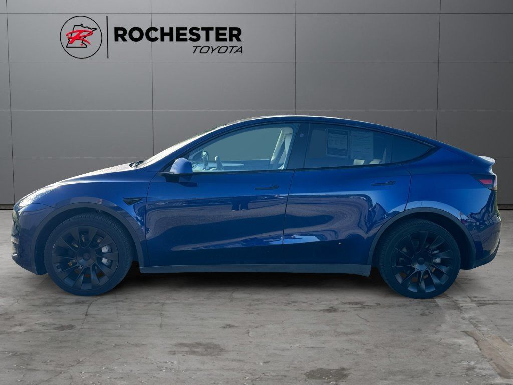 Used 2023 Tesla Model Y Long Range AWD/4WD image 2