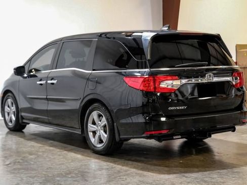 Used 2018 Honda Odyssey EX image 12
