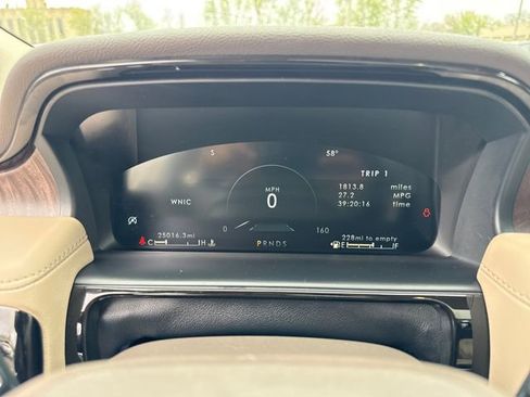 Used 2023 Lincoln Nautilus Reserve image 17