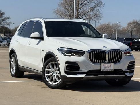 Used 2022 BMW X5 xDrive45e w/ Luxury Seating Package image 2