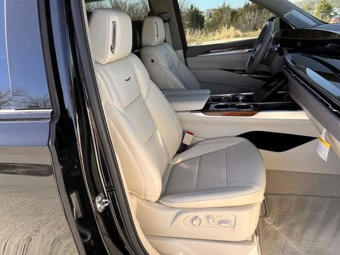 Certified 2025 Cadillac Escalade ESV Sport Platinum w/ LPO, ONYX Package image 27