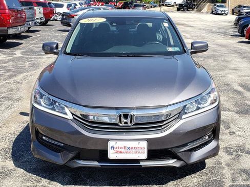 Used 2017 Honda Accord EX-L image 2