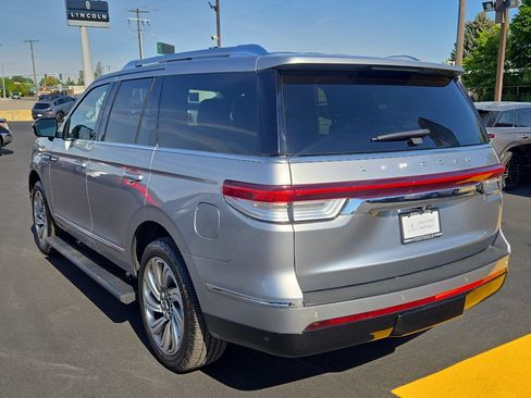 Used 2022 Lincoln Navigator Reserve AWD/4WD image 5