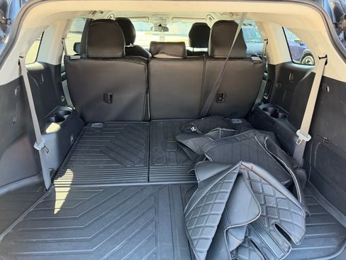 Used 2022 Toyota Highlander LE image 7