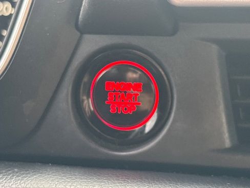 Used 2025 Honda Pilot Sport image 19