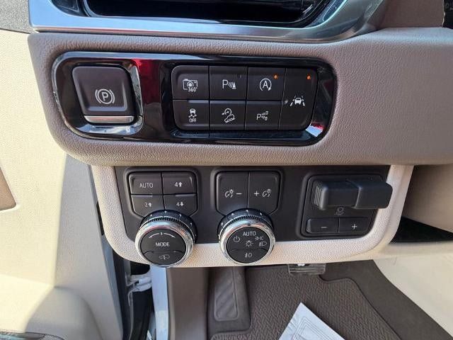 Used 2026 GMC Yukon XL Denali w/ Denali Reserve Package AWD/4WD image 12