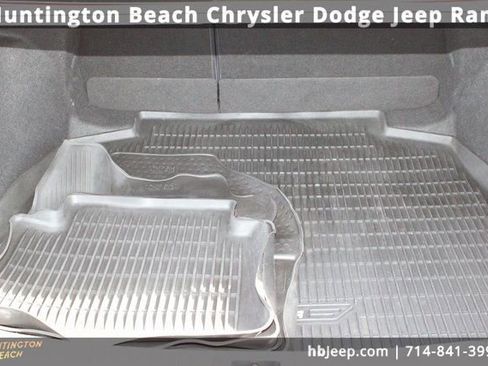 Used 2020 Toyota Corolla LE image 35