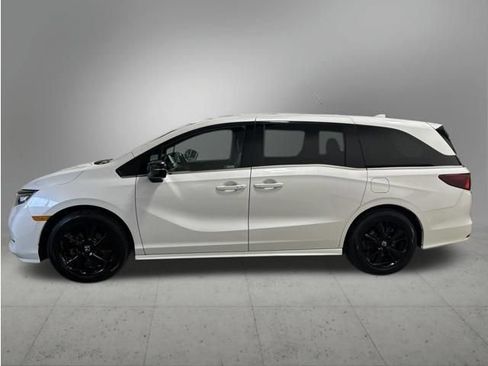 Certified 2023 Honda Odyssey Sport image 3