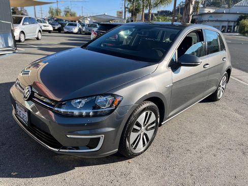 Used 2019 Volkswagen e-Golf SE w/ Driver Assistance Package image 1