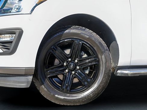 Used 2020 Ford Expedition Max XLT w/ Equipment Group 202A image 4