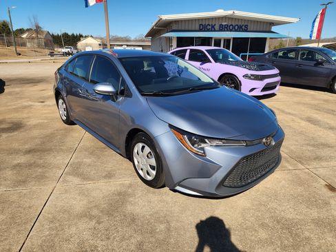 Used 2021 Toyota Corolla L image 2