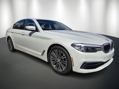 Used 2019 BMW 540i xDrive w/ Premium Package image 3