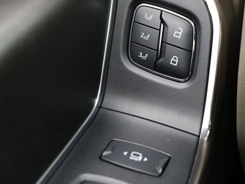 Used 2025 Ford F250 Platinum w/ Platinum Plus Package image 45