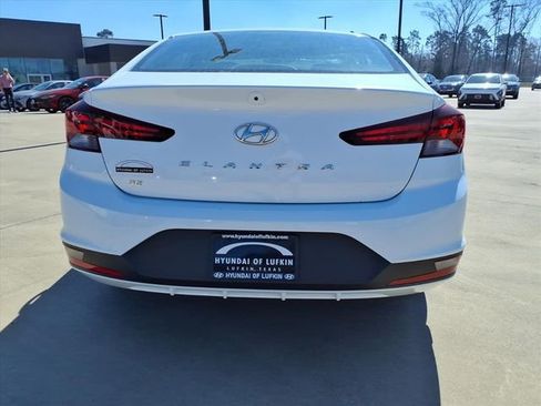Used 2019 Hyundai Elantra SE image 3