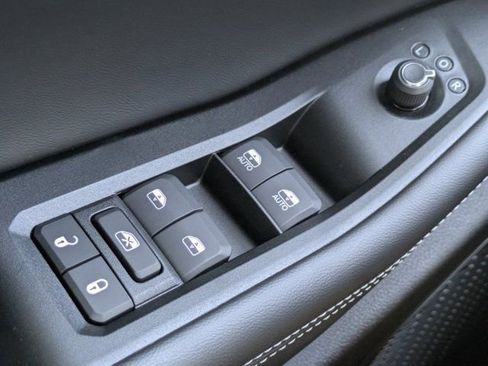 New 2025 Jeep Grand Cherokee Limited w/ Black Appearance Package image 21