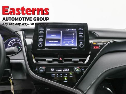 Used 2024 Toyota Camry SE image 12