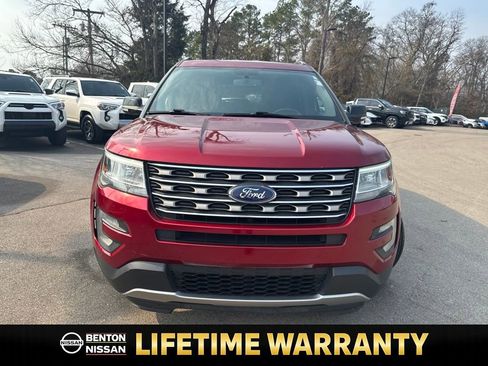 Used 2017 Ford Explorer XLT w/ Equipment Group 202A image 9