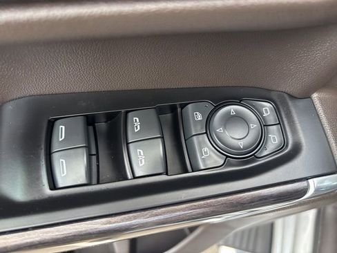 Used 2019 Chevrolet Silverado 1500 LTZ w/ LTZ Plus Package AWD/4WD image 30