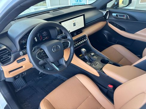 Used 2026 Lexus IS 350 F Sport RWD image 9