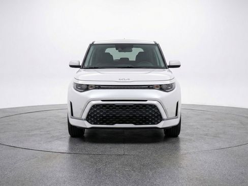 Used 2025 Kia Soul LX w/ LX Technology Package image 2