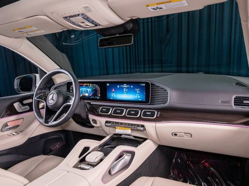 New 2026 Mercedes-Benz GLS 450 4MATIC image 4