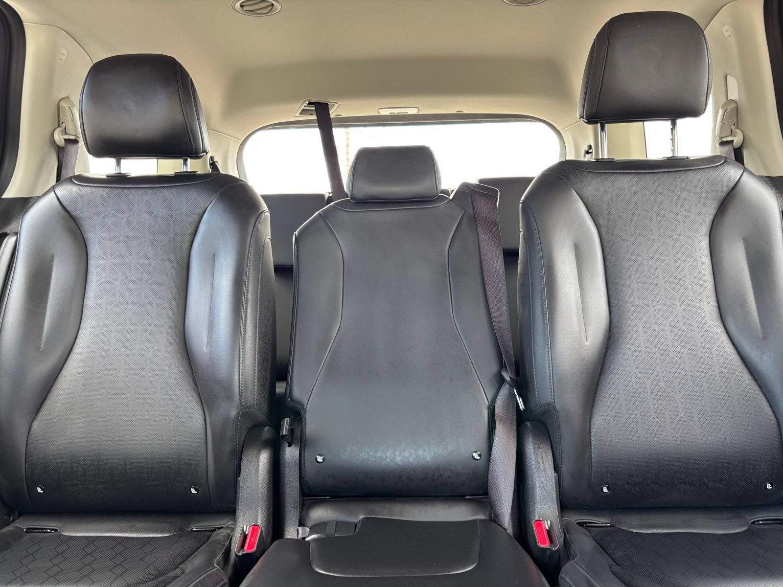 Used 2026 Kia Carnival FWD image 40