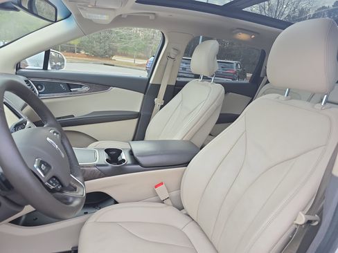 Used 2016 Lincoln MKX Reserve w/ Driver Assistance Package image 15