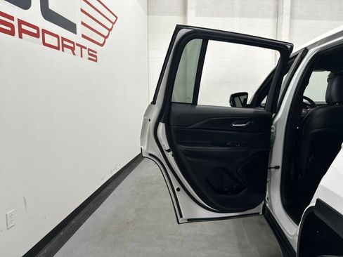 Used 2024 Jeep Grand Cherokee Altitude AWD/4WD image 51