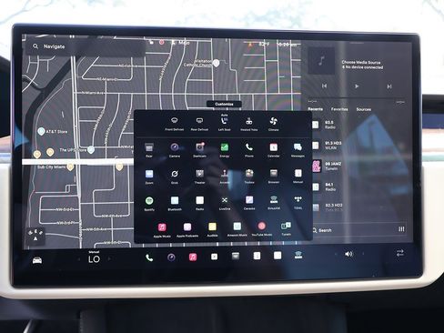 Used 2022 Tesla Model S image 56