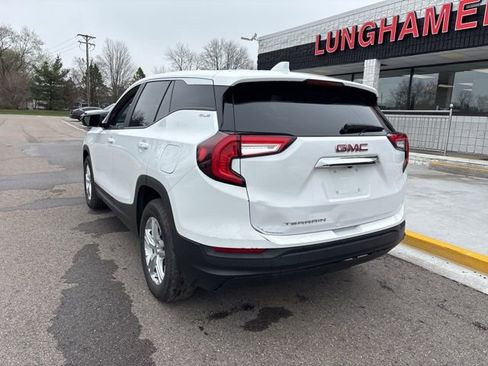 Used 2023 GMC Terrain SLE image 9