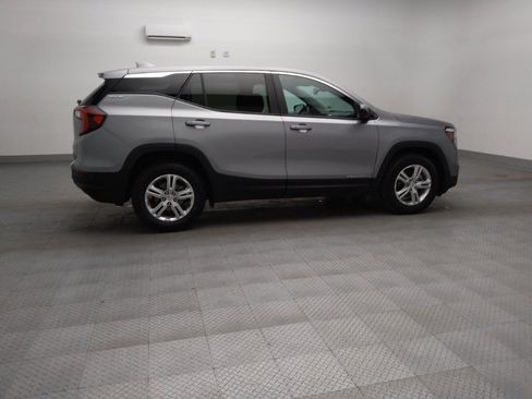 Used 2024 GMC Terrain SLE FWD image 10