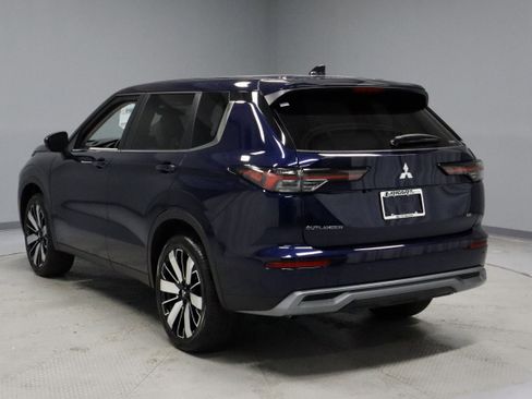 New 2025 Mitsubishi Outlander SE image 6