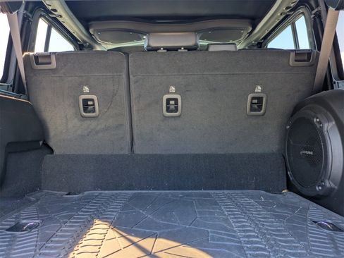 Used 2024 Jeep Wrangler Unlimited Sahara w/ Technology Group image 13