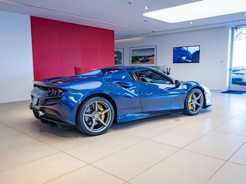 Used 2022 Ferrari F8 Tributo RWD image 30