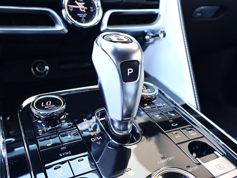 New 2026 Bentley Flying Spur Plug-In Hybrid AWD/4WD image 30