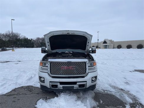 Used 2016 GMC Sierra 3500 Denali image 10