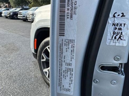 Used 2024 Jeep Wagoneer L Series III w/ Flexible Seating Group image 30