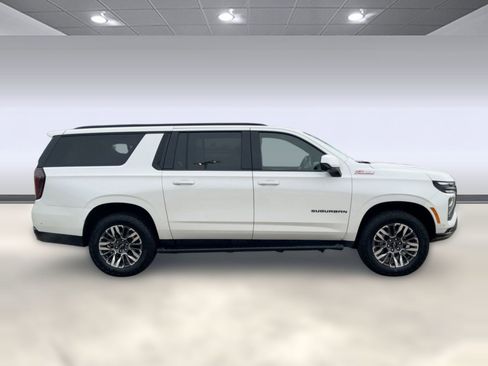 Certified 2025 Chevrolet Suburban Z71 image 8