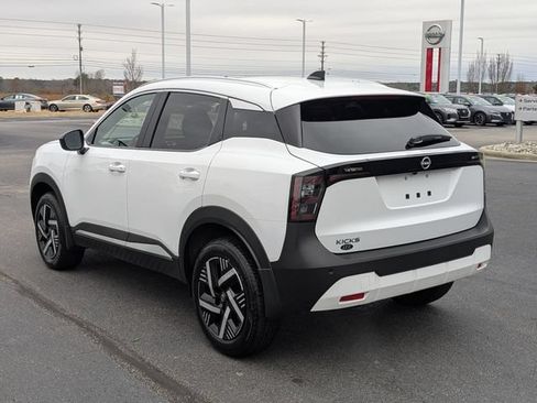 New 2026 Nissan Kicks SV w/ SV Premium Package FWD image 5