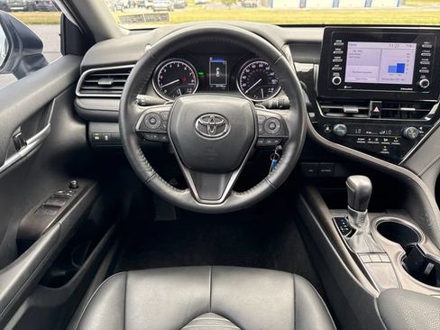 Used 2024 Toyota Camry SE w/ Cold Weather Package FWD image 20