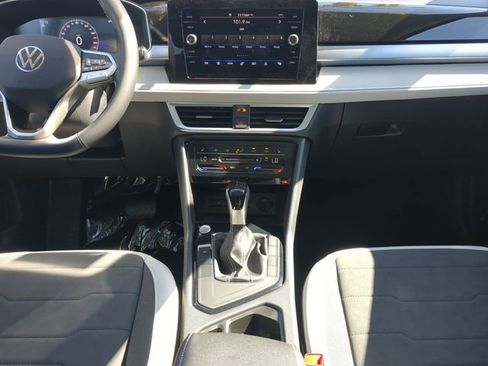 New 2026 Volkswagen Taos SE image 14