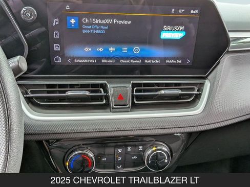 Used 2025 Chevrolet TrailBlazer LT FWD image 25