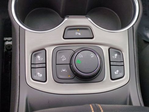 Used 2022 GMC Terrain AT4 w/ Tech Package image 21