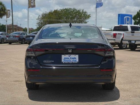 Used 2023 Honda Accord EX image 5