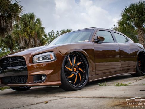 Used 2010 Dodge Charger SXT RWD image 3